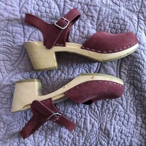 Red Sandgren Clogs